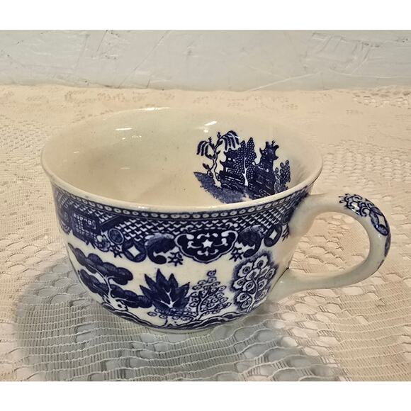 Antique Blue Willow Cup Made in Japan Lover Antiques and Vintage - Picture 1 of 8